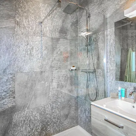 Lovely In Les Bains With Sauna Casa vacanze